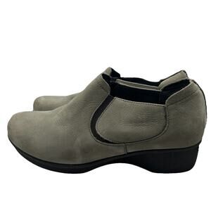 Dansko Lynn ankle Chelsea Booties Gray Nubuck Womens EU 39/8.5-9